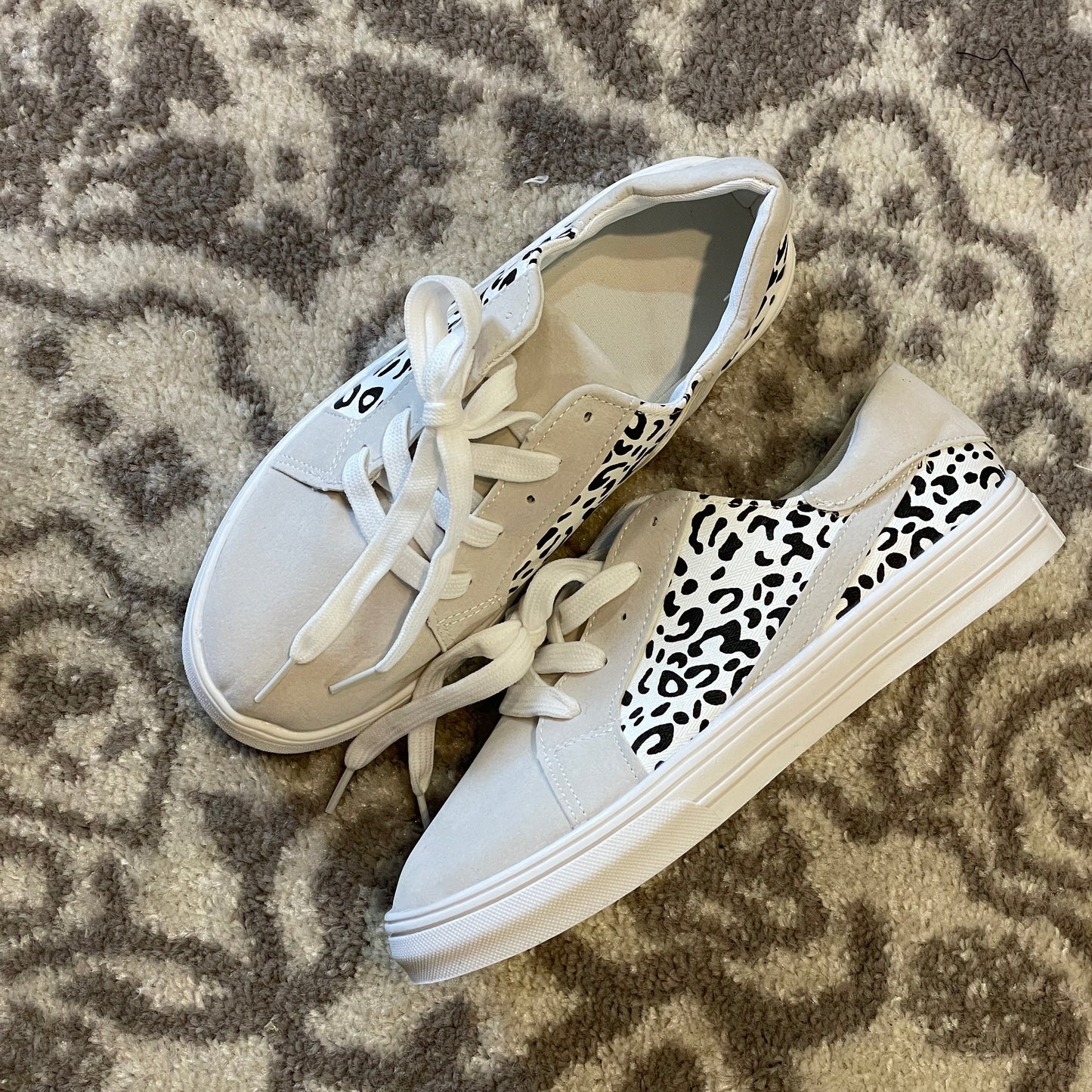 Women's Leopard Color Block Tennis Shoes - Cream