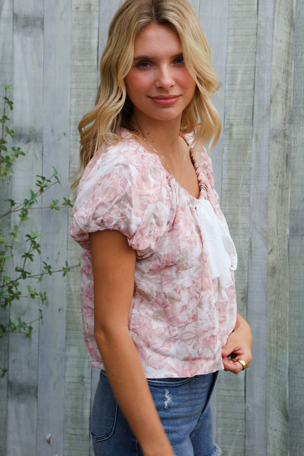 Feeling Femme' Blush Scoop Neck Floral Top w/Bow