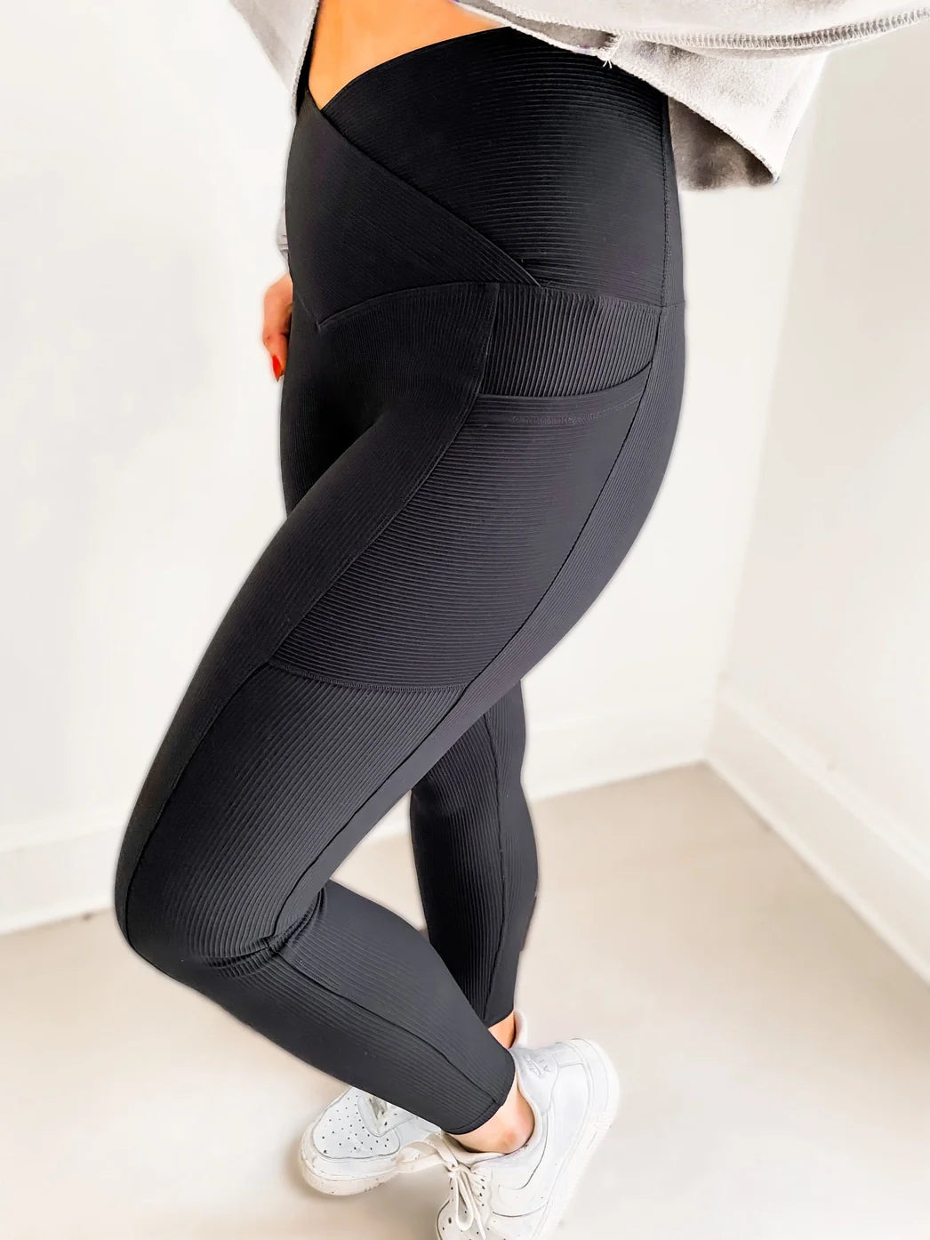 PREORDER: Max Sculpt Ribbed Leggings in Two Colors